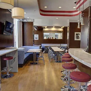Hotel Fairfield By Marriott Manhattan/financial District